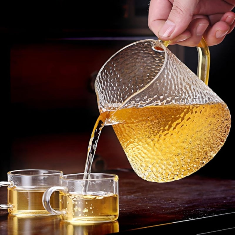 Tea Accessory - High-quality borosilicate glass teapot with stainless steel infuser for precise steeping of floral and loose leaf teas, combining functionality with elegant design